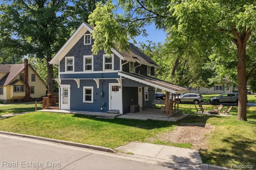 519 Franklin Street Brighton City MI 48116