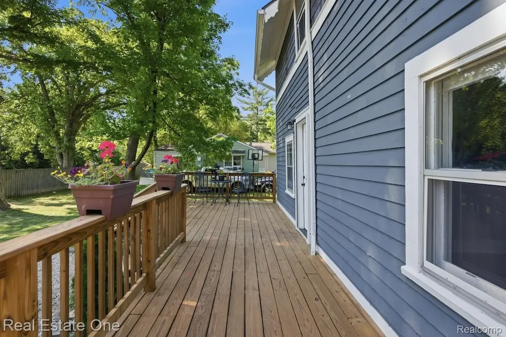 519 Franklin Street Brighton City MI 48116