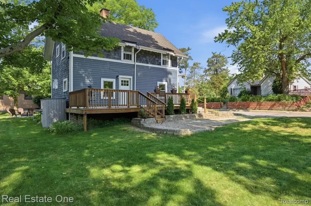 519 Franklin Street Brighton City MI 48116