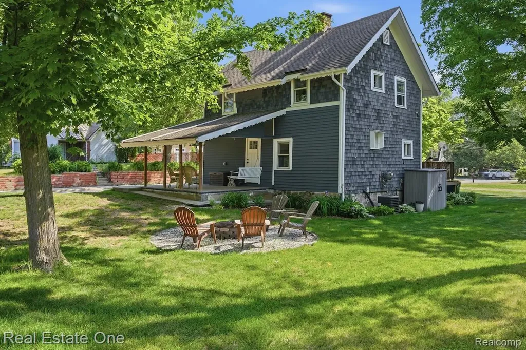 519 Franklin Street Brighton City MI 48116