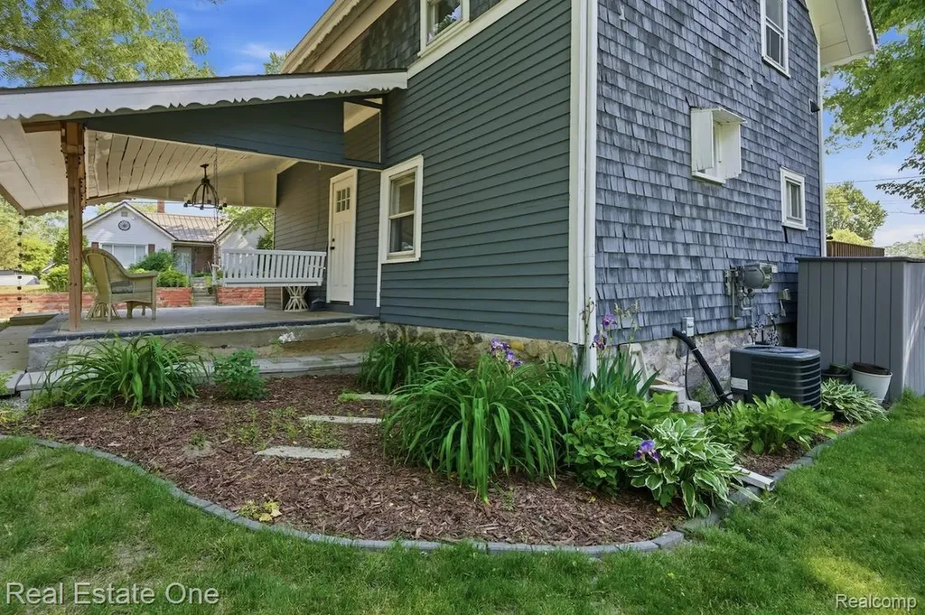 519 Franklin Street Brighton City MI 48116