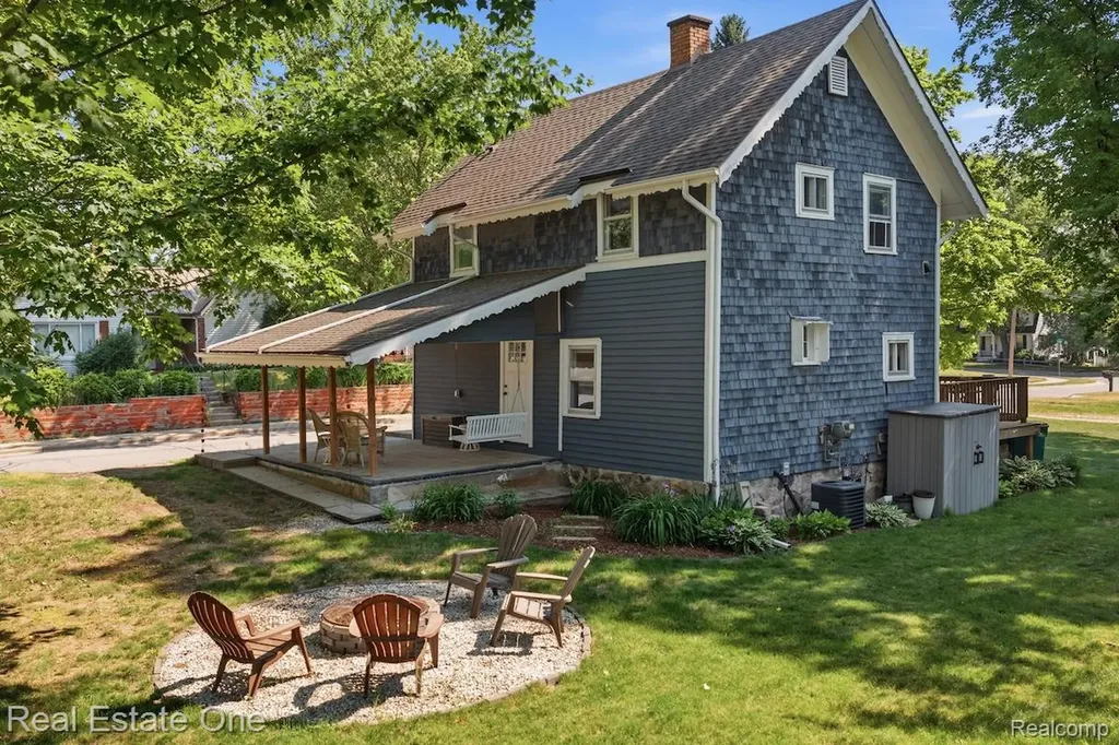 519 Franklin Street Brighton City MI 48116
