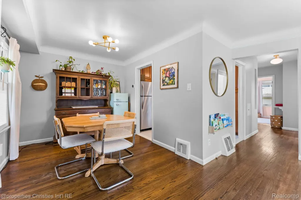 1921 E 4th Street Royal Oak City MI 48067