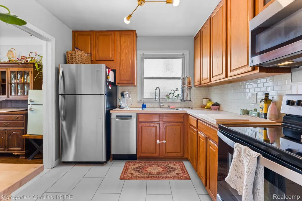 1921 E 4th Street Royal Oak City MI 48067
