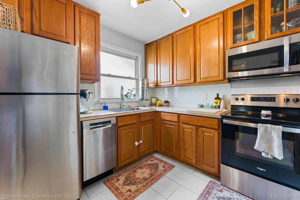 1921 E 4th Street Royal Oak City MI 48067