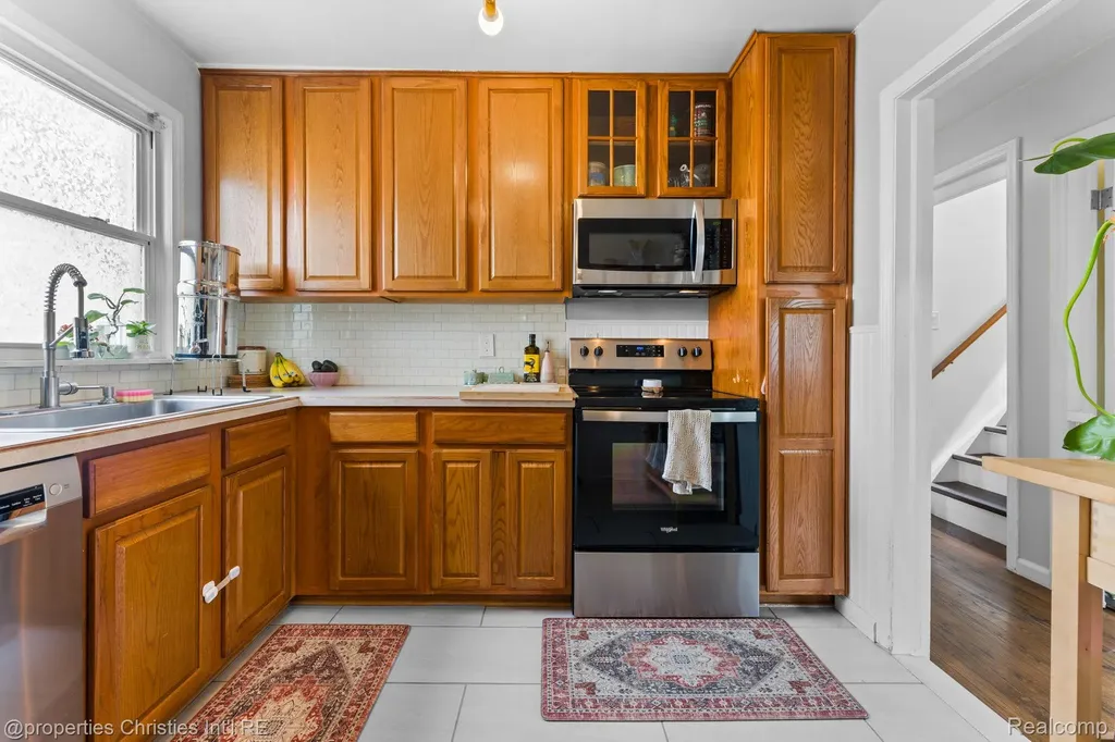 1921 E 4th Street Royal Oak City MI 48067