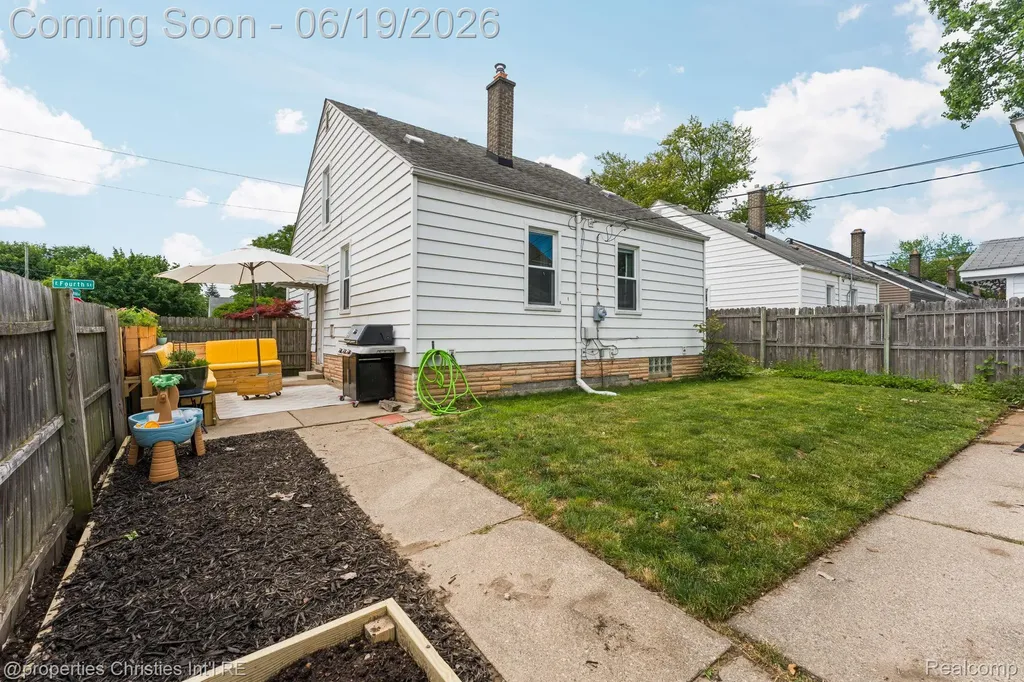 1921 E 4th Street Royal Oak City MI 48067