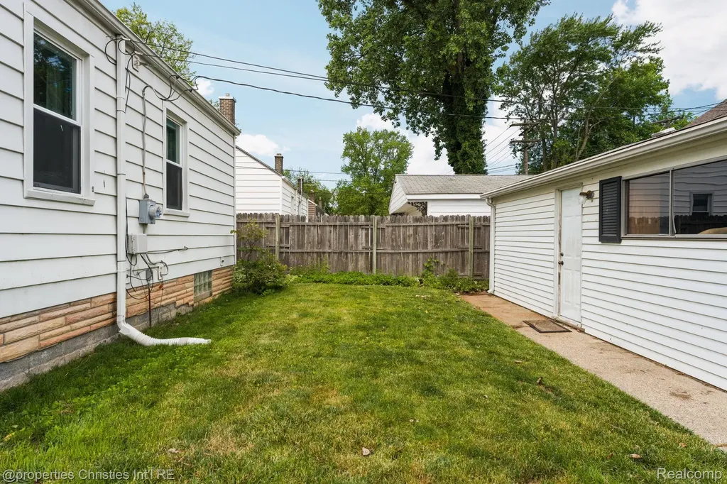 1921 E 4th Street Royal Oak City MI 48067