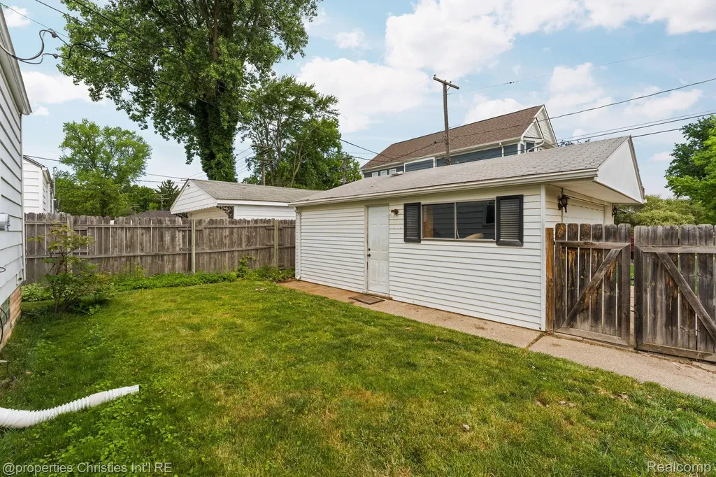 1921 E 4th Street Royal Oak City MI 48067