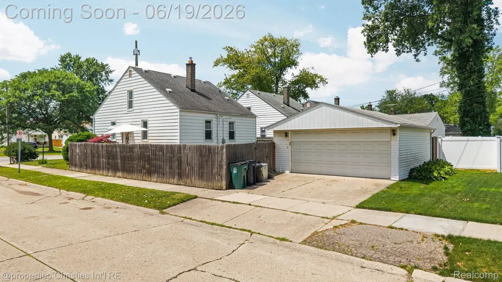 1921 E 4th Street Royal Oak City MI 48067