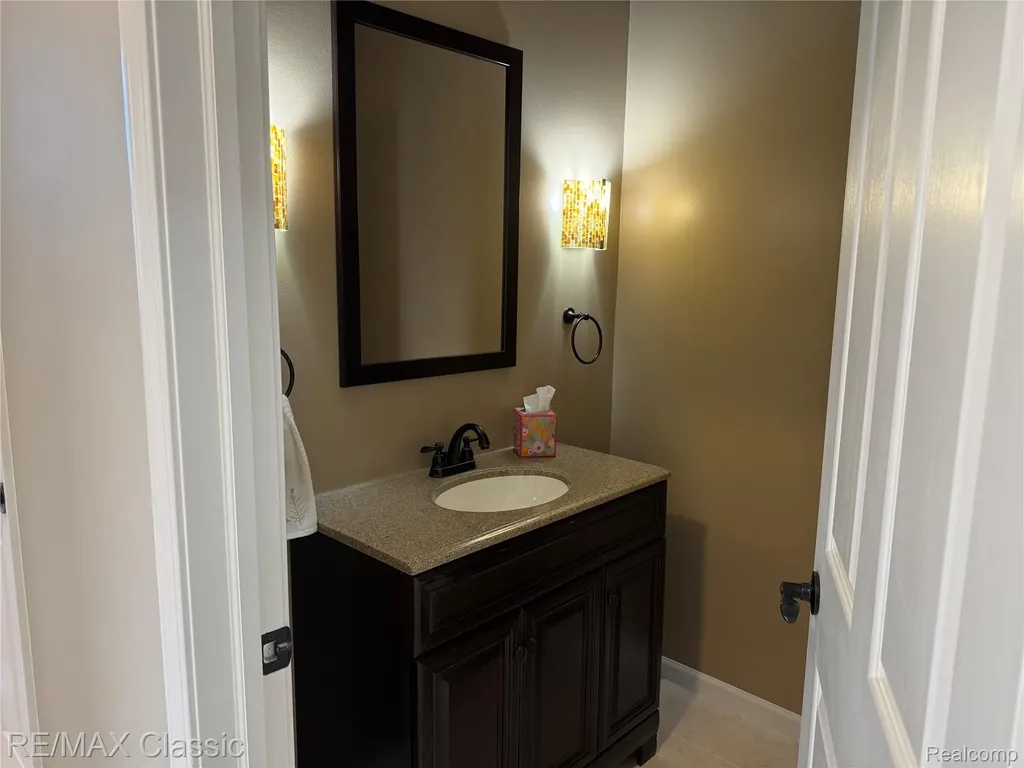 47272 Woodlong Drive Canton Charter Township MI 48187