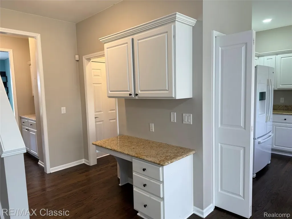 47272 Woodlong Drive Canton Charter Township MI 48187