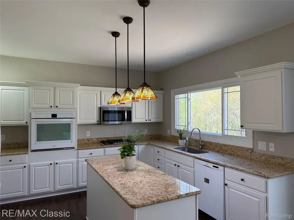 47272 Woodlong Drive Canton Charter Township MI 48187