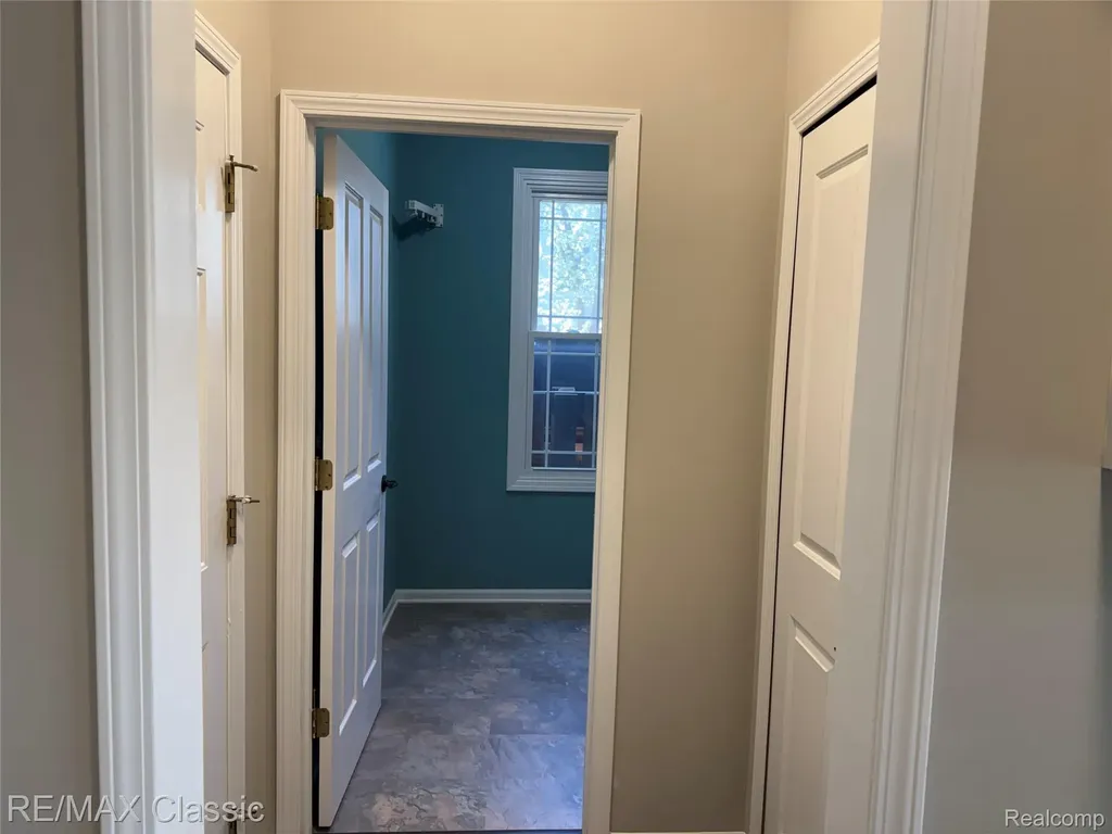 47272 Woodlong Drive Canton Charter Township MI 48187