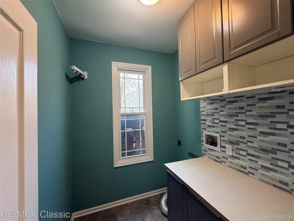 47272 Woodlong Drive Canton Charter Township MI 48187