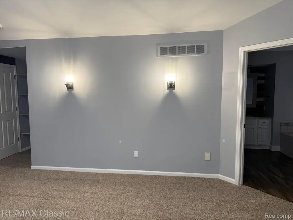 47272 Woodlong Drive Canton Charter Township MI 48187