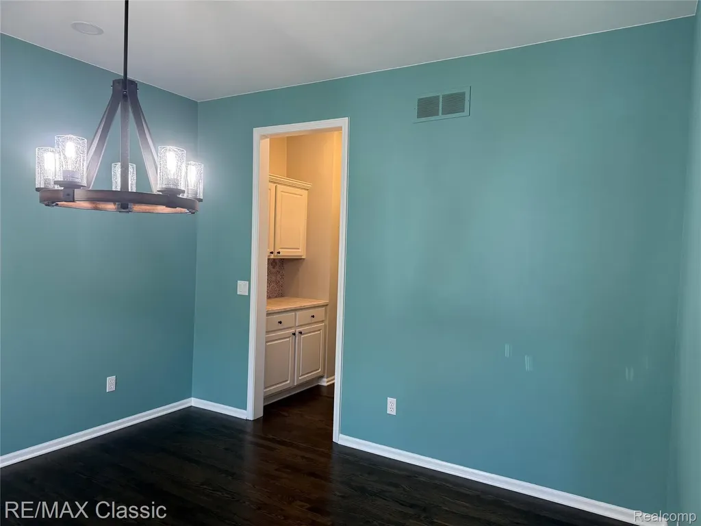 47272 Woodlong Drive Canton Charter Township MI 48187
