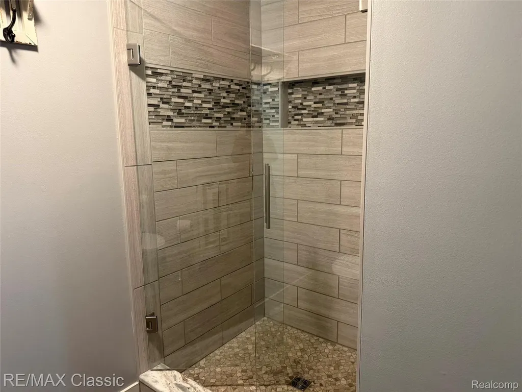 47272 Woodlong Drive Canton Charter Township MI 48187