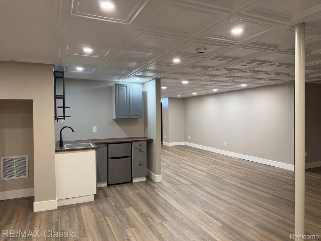 47272 Woodlong Drive Canton Charter Township MI 48187