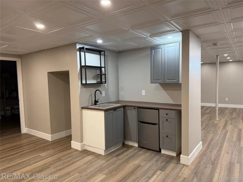 47272 Woodlong Drive Canton Charter Township MI 48187