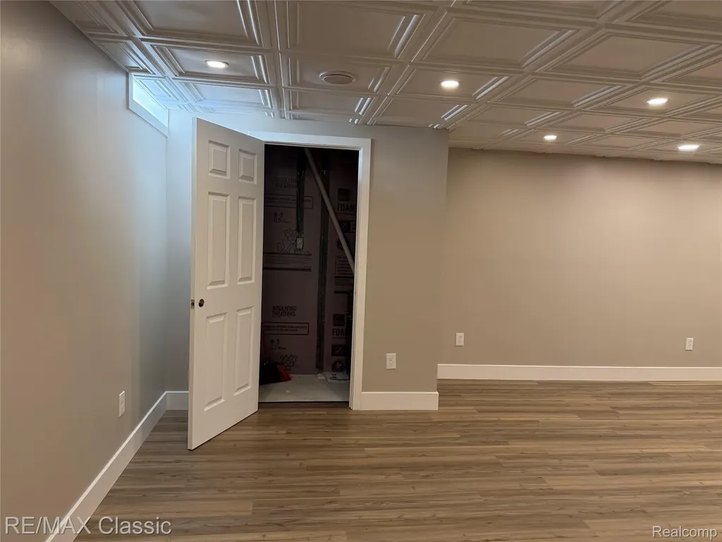 47272 Woodlong Drive Canton Charter Township MI 48187
