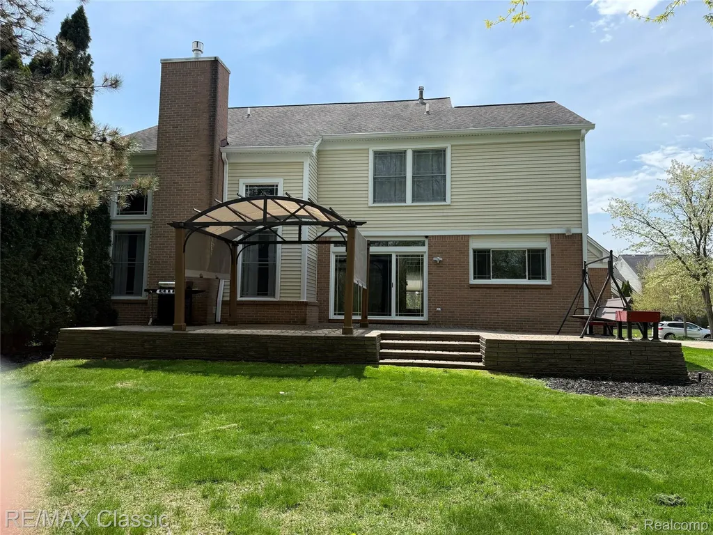 47272 Woodlong Drive Canton Charter Township MI 48187