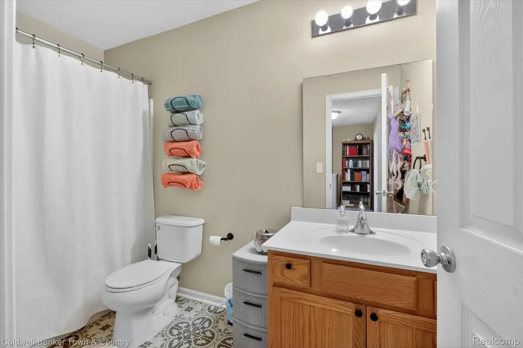 8604 Swartz River Drive Handy Township MI 48836