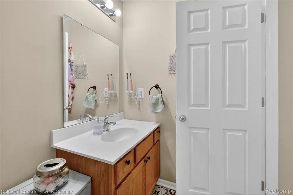 8604 Swartz River Drive Handy Township MI 48836