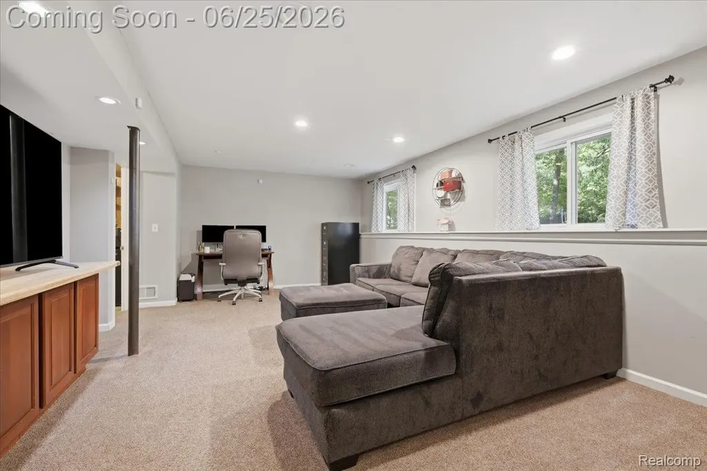 2021 Ardsley Drive Brandon Charter Township MI 48462