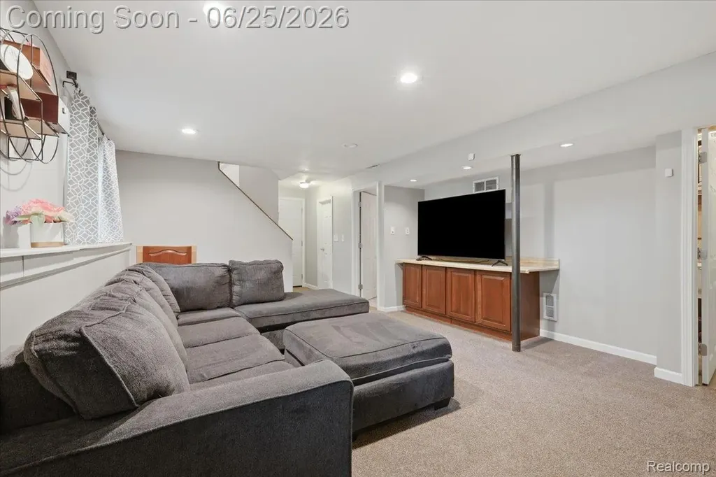 2021 Ardsley Drive Brandon Charter Township MI 48462