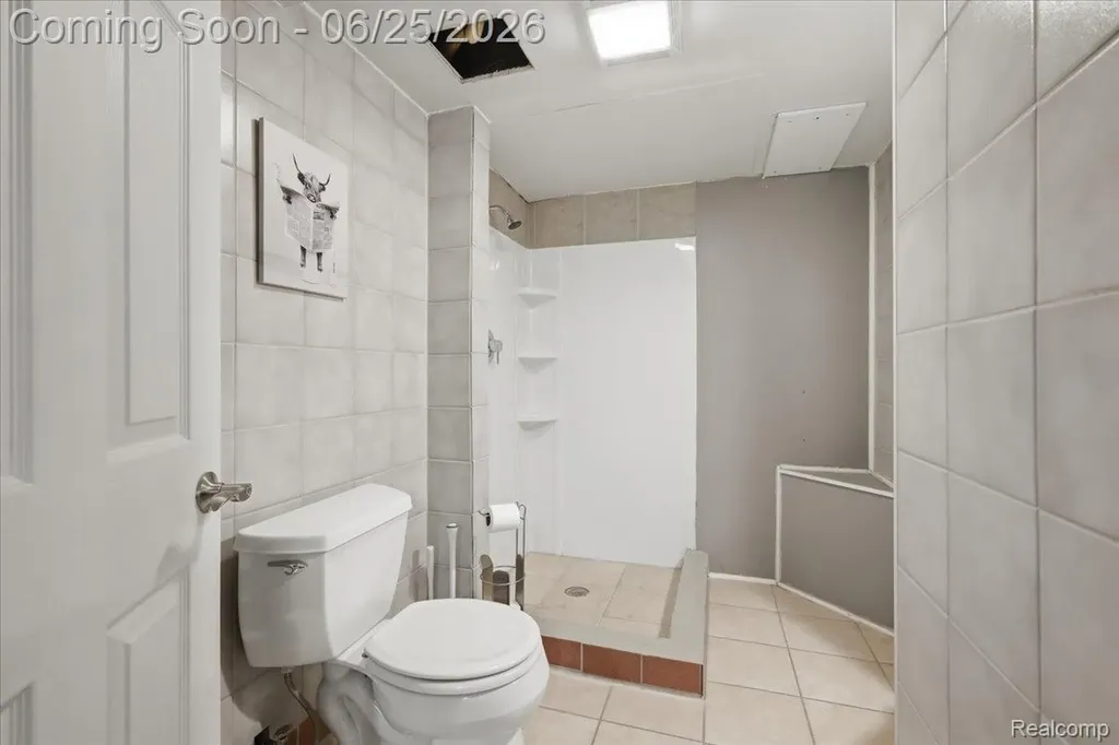 2021 Ardsley Drive Brandon Charter Township MI 48462