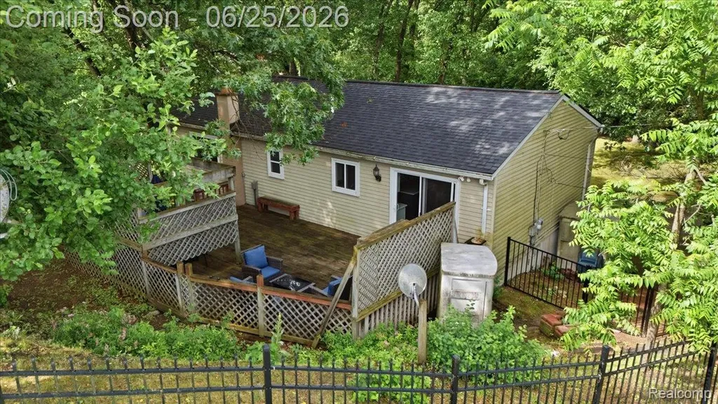 2021 Ardsley Drive Brandon Charter Township MI 48462