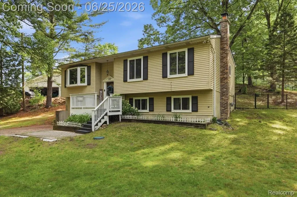 2021 Ardsley Drive Brandon Charter Township MI 48462