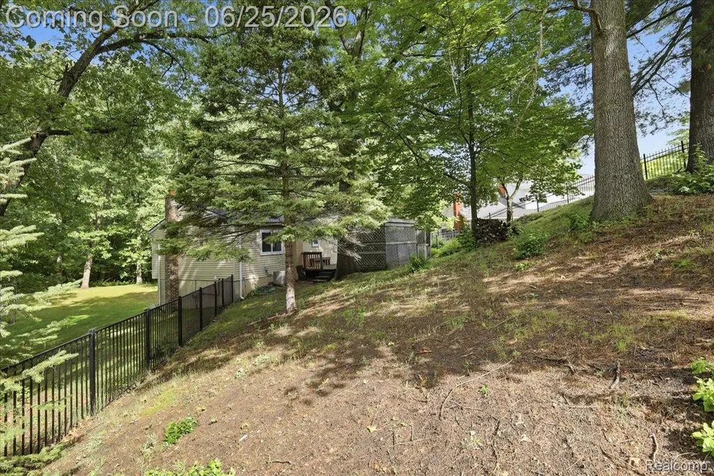 2021 Ardsley Drive Brandon Charter Township MI 48462
