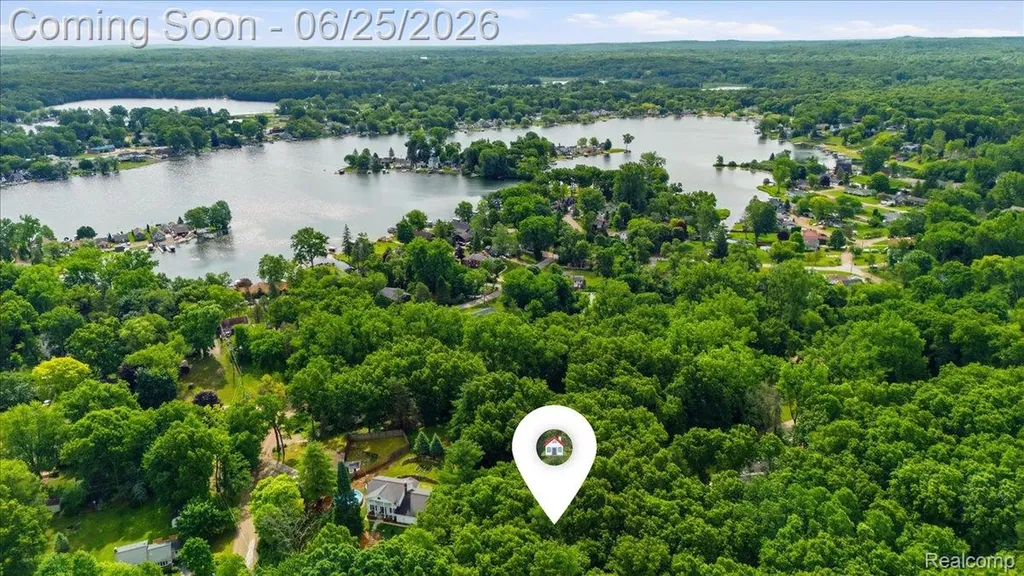 2021 Ardsley Drive Brandon Charter Township MI 48462