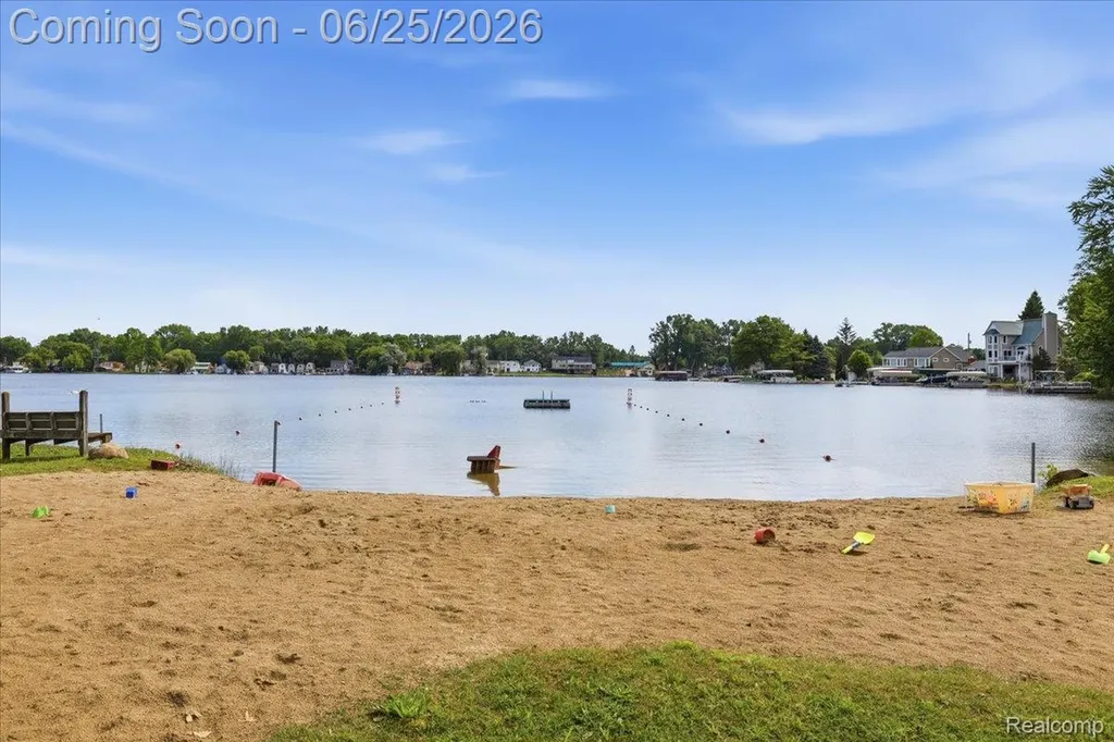 2021 Ardsley Drive Brandon Charter Township MI 48462