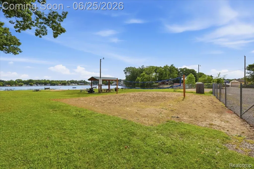 2021 Ardsley Drive Brandon Charter Township MI 48462