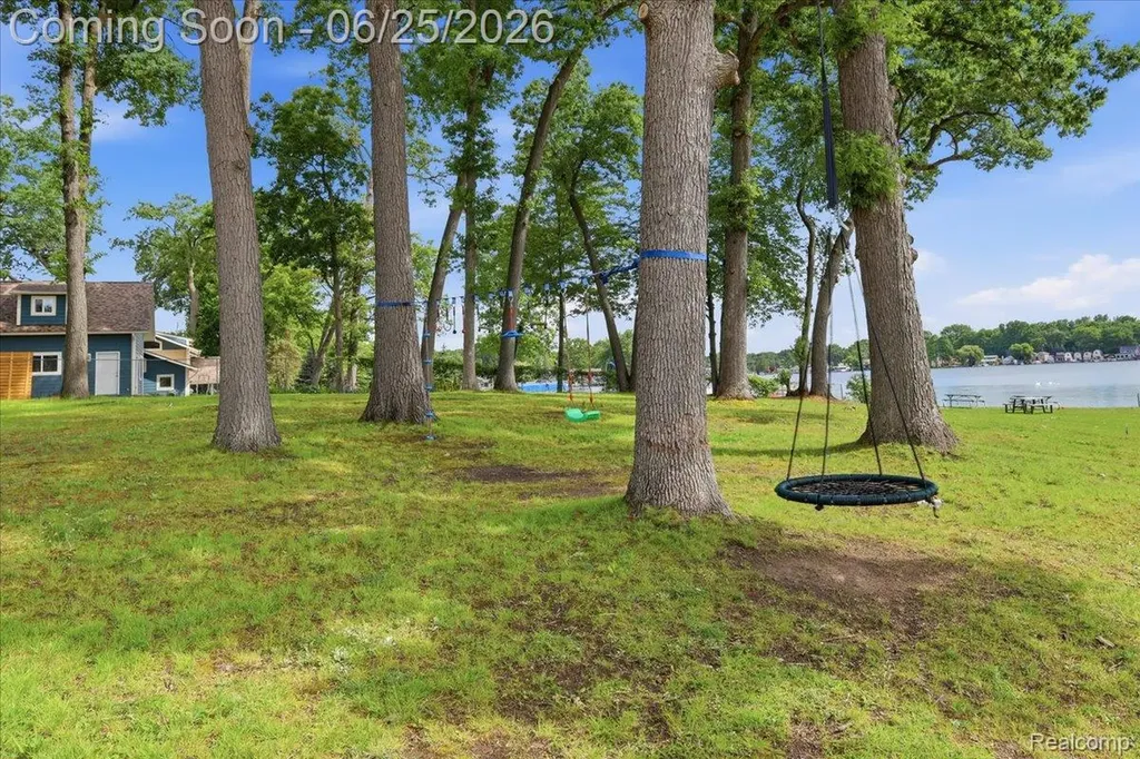 2021 Ardsley Drive Brandon Charter Township MI 48462