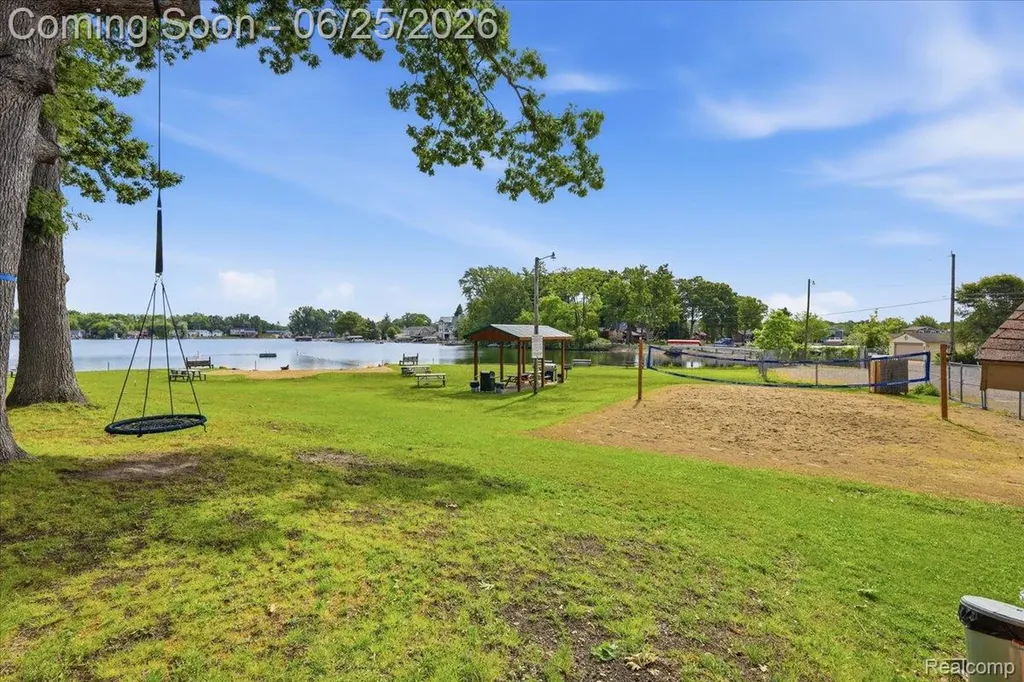 2021 Ardsley Drive Brandon Charter Township MI 48462