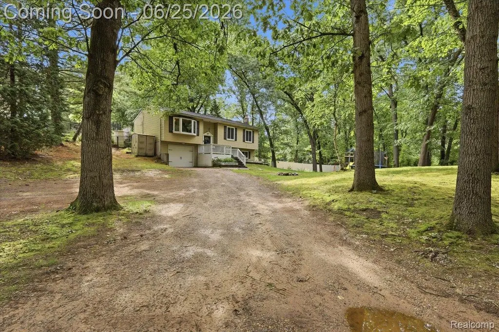 2021 Ardsley Drive Brandon Charter Township MI 48462