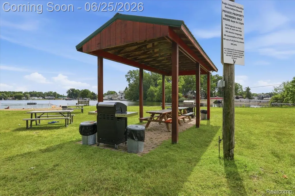 2021 Ardsley Drive Brandon Charter Township MI 48462