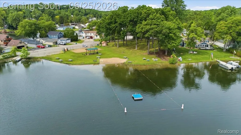 2021 Ardsley Drive Brandon Charter Township MI 48462