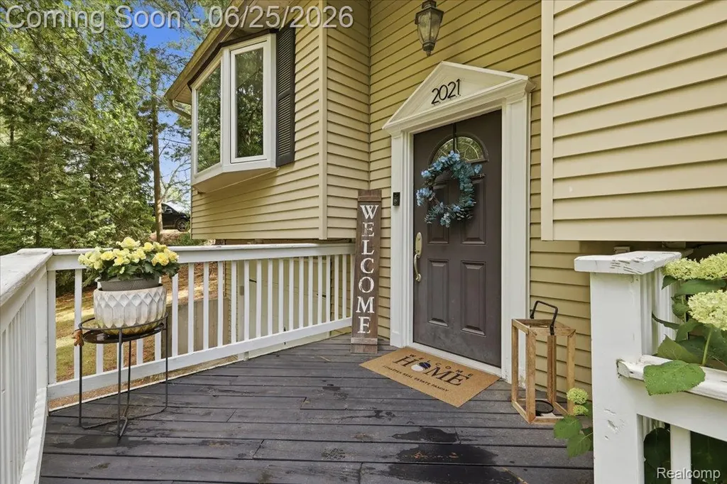 2021 Ardsley Drive Brandon Charter Township MI 48462