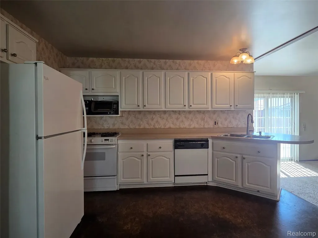 12237 Dorset Court Southgate City MI 48195