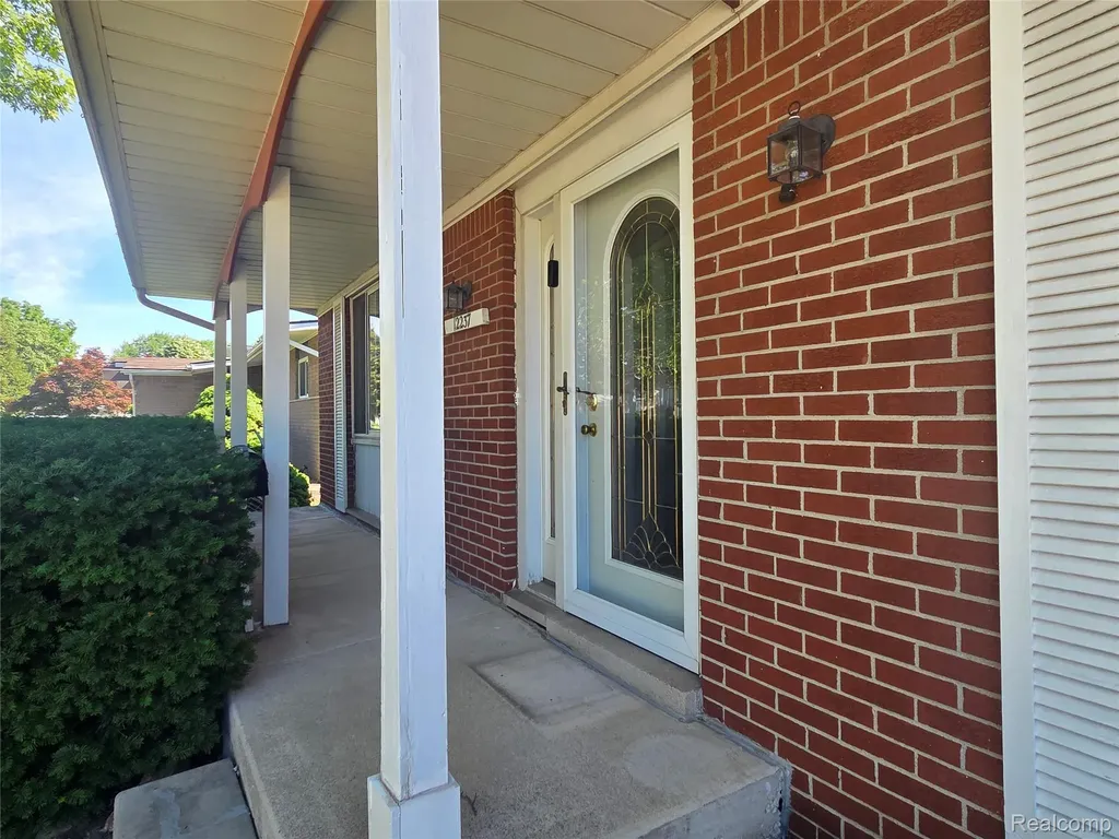 12237 Dorset Court Southgate City MI 48195