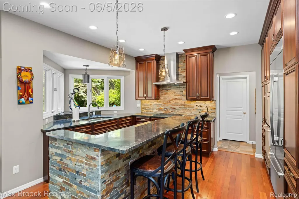 6294 Lindsay Court West Bloomfield Charter Township MI 48324