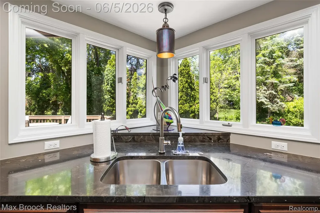 6294 Lindsay Court West Bloomfield Charter Township MI 48324