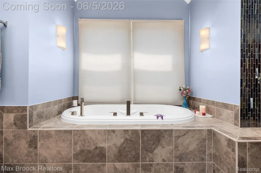 6294 Lindsay Court West Bloomfield Charter Township MI 48324