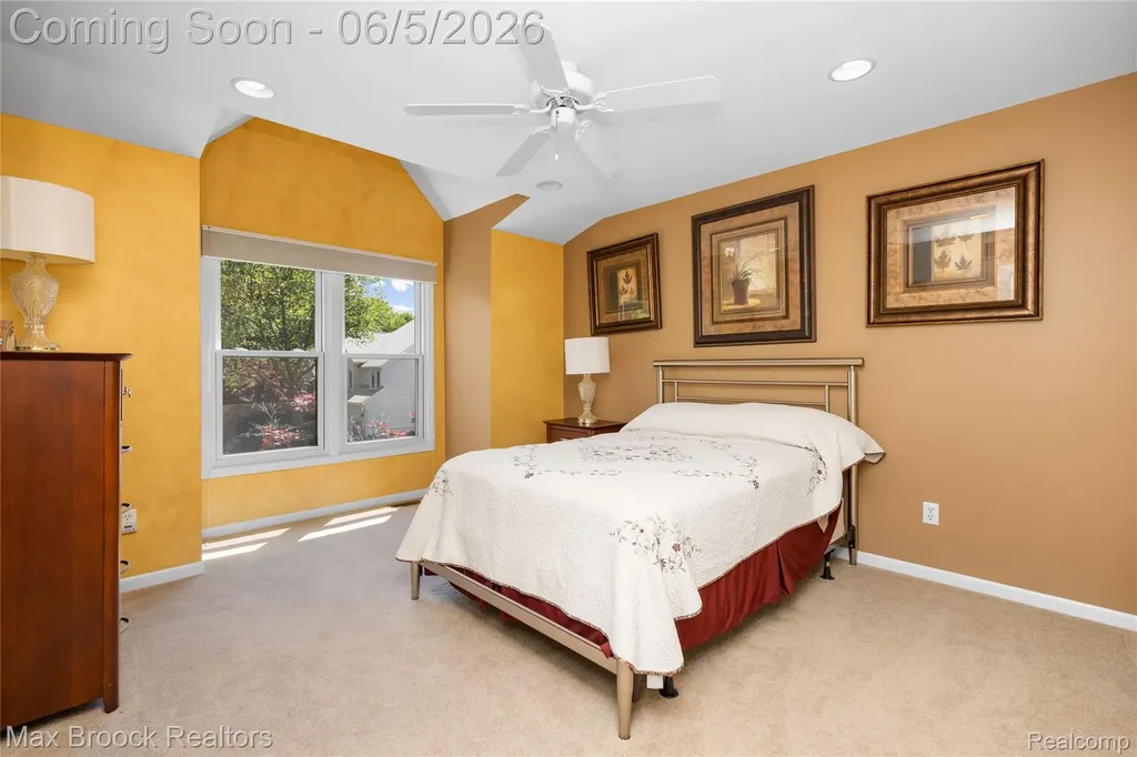6294 Lindsay Court West Bloomfield Charter Township MI 48324