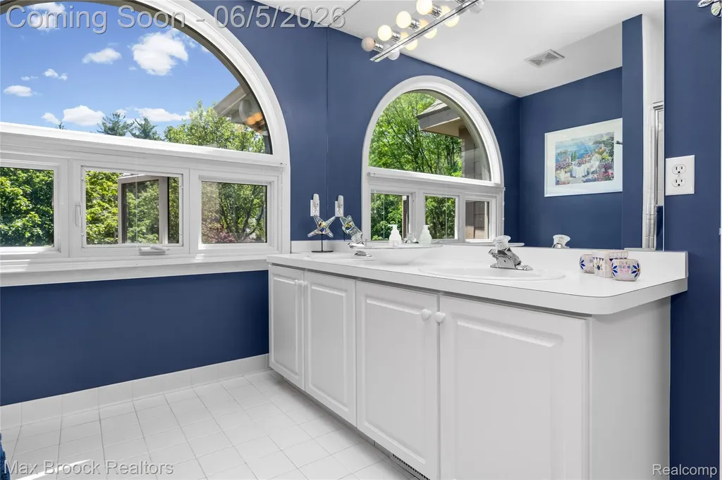 6294 Lindsay Court West Bloomfield Charter Township MI 48324